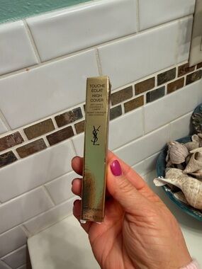 Yves Saint Laurent Touche Éclat High Cover Concealer - Gold Packaging